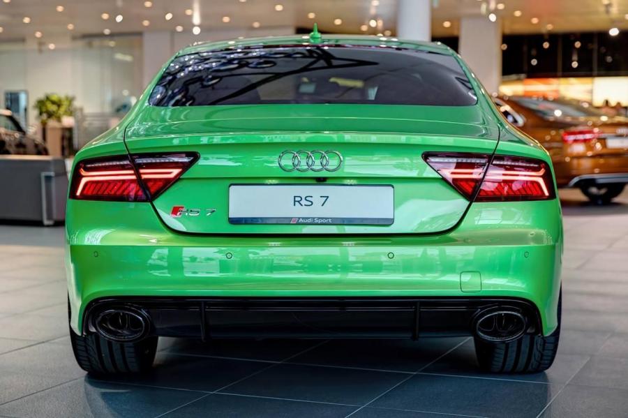  Audi RS7 Sportback by Audi Exclusive 2015 года  (фото 4 из 12)